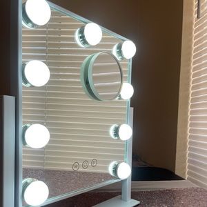 Small Hollywood Makeup Vanity Mirror w/Magnifying